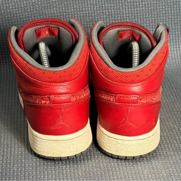 Nike Air Jordan 1 Phat ‘Varsity Red’ Sneakers Size 7Y Sz 8.5 Women - Picture 7 of 9